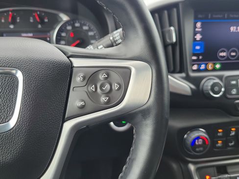 Used 2024 GMC Terrain SLT w/ LPO, Floor Liner Package image 19