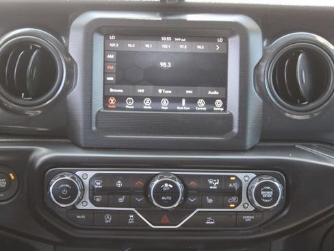 Used 2022 Jeep Wrangler Unlimited Sport AWD/4WD image 17