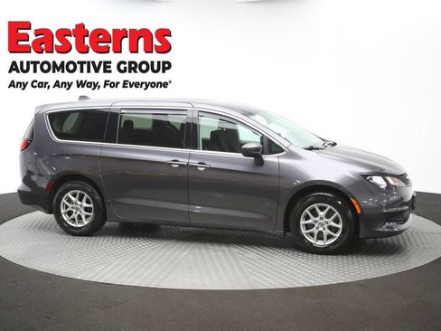 Used 2022 Chrysler Voyager LX FWD image 46