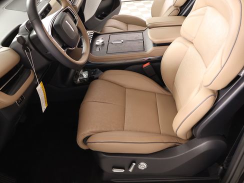 New 2026 Lincoln Navigator L Black Label AWD/4WD image 11