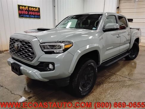 Used 2022 Toyota Tacoma TRD Sport AWD/4WD image 4