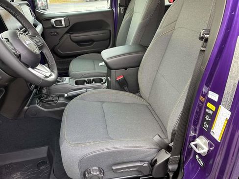 New 2026 Jeep Gladiator Sport image 18