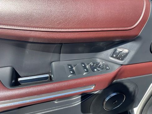 Used 2023 Ford Expedition Limited RWD image 11