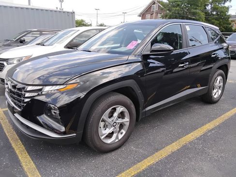 Used 2023 Hyundai Tucson SE AWD/4WD image 2
