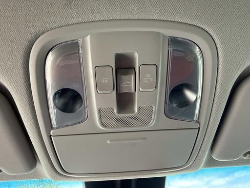 Used 2022 Kia Niro EX Premium image 46