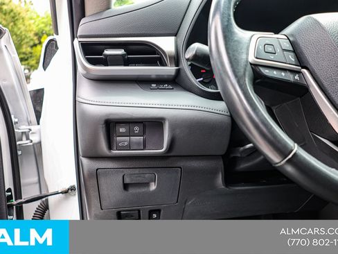 Used 2024 Toyota Highlander LE FWD image 20