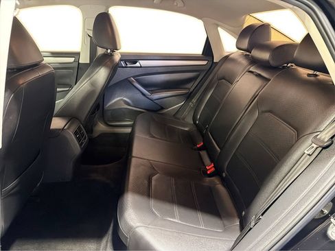 Used 2015 Volkswagen Passat 1.8T SE FWD image 10