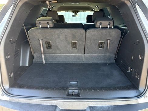 Used 2023 Chevrolet Traverse LT image 11