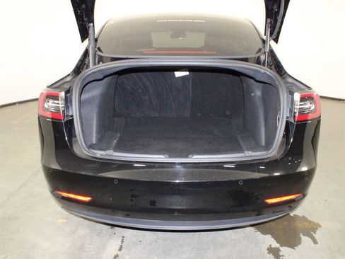 Used 2021 Tesla Model 3 Standard Range Plus image 13
