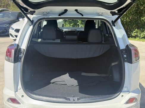 Used 2018 Toyota RAV4 Platinum image 18