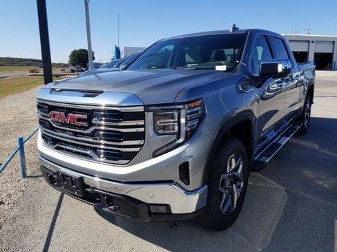 New 2026 GMC Sierra 1500 SLT image 1