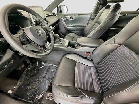 Used 2022 Toyota RAV4 XSE w/ XSE Grade Weather Package AWD/4WD image 24