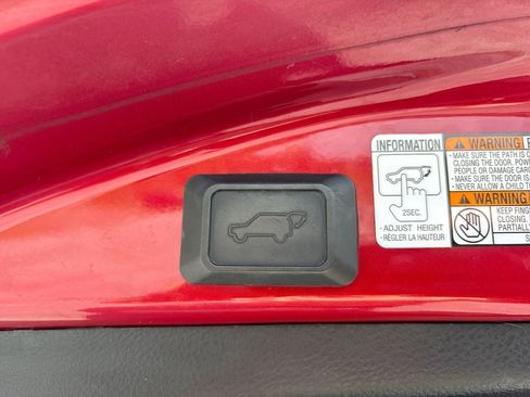 Used 2015 Toyota RAV4 Limited w/ Technology Package AWD/4WD image 35
