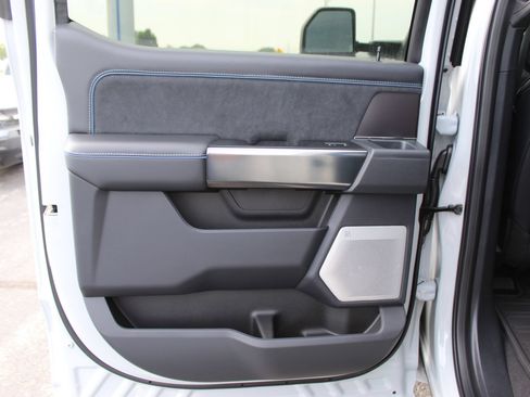 New 2026 Ford F250 Platinum w/ Tremor Off-Road Package AWD/4WD image 17