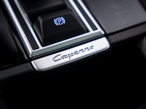 Certified 2023 Porsche Cayenne GTS AWD/4WD image 28