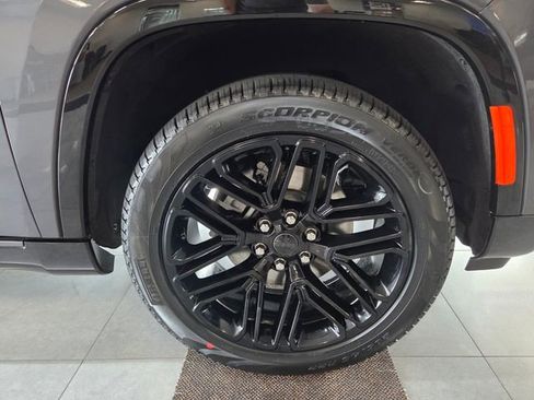 New 2026 Jeep Grand Wagoneer Limited image 8