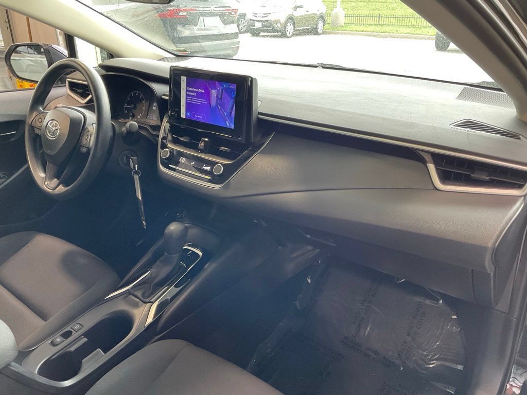 Certified 2025 Toyota Corolla LE FWD image 16