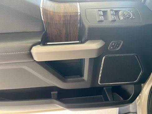 Used 2018 Ford F150 Lariat w/ Equipment Group 502A Luxury image 13