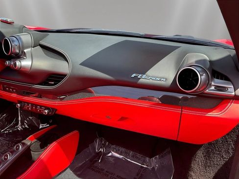 Used 2022 Ferrari F8 Tributo RWD image 22
