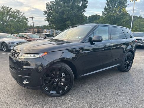 Used 2025 Land Rover Range Rover Sport SE AWD/4WD image 1