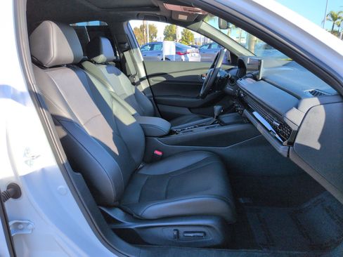 Used 2025 Honda Accord Sport image 32