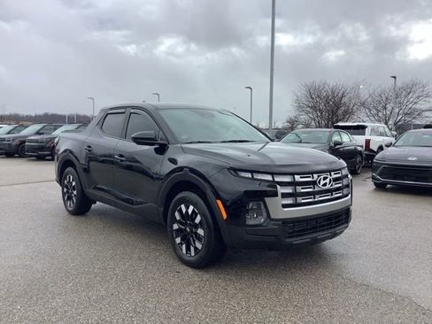 Certified 2025 Hyundai Santa Cruz SE image 4