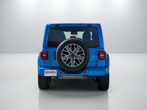 Used 2023 Jeep Wrangler Unlimited Sahara AWD/4WD image 5