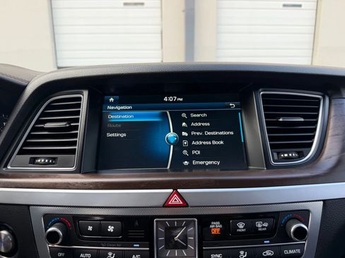 Used 2018 Genesis G80 3.8 w/ Option Group 03 image 35