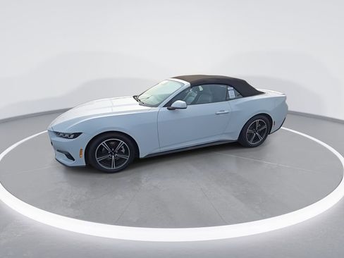 Used 2024 Ford Mustang Premium image 4