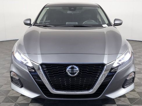 Used 2021 Nissan Altima 2.5 SV image 2