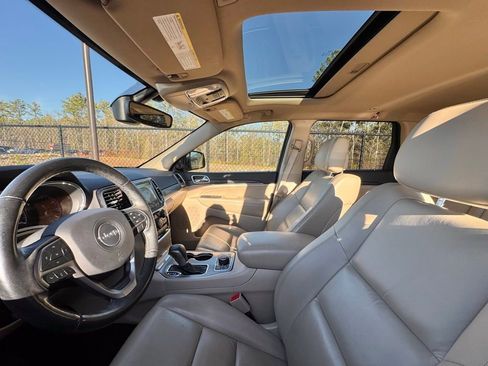 Used 2020 Jeep Grand Cherokee Limited image 19