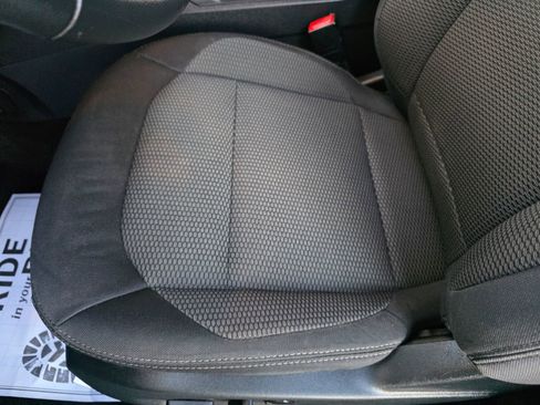 Used 2018 Ford Explorer XLT image 23