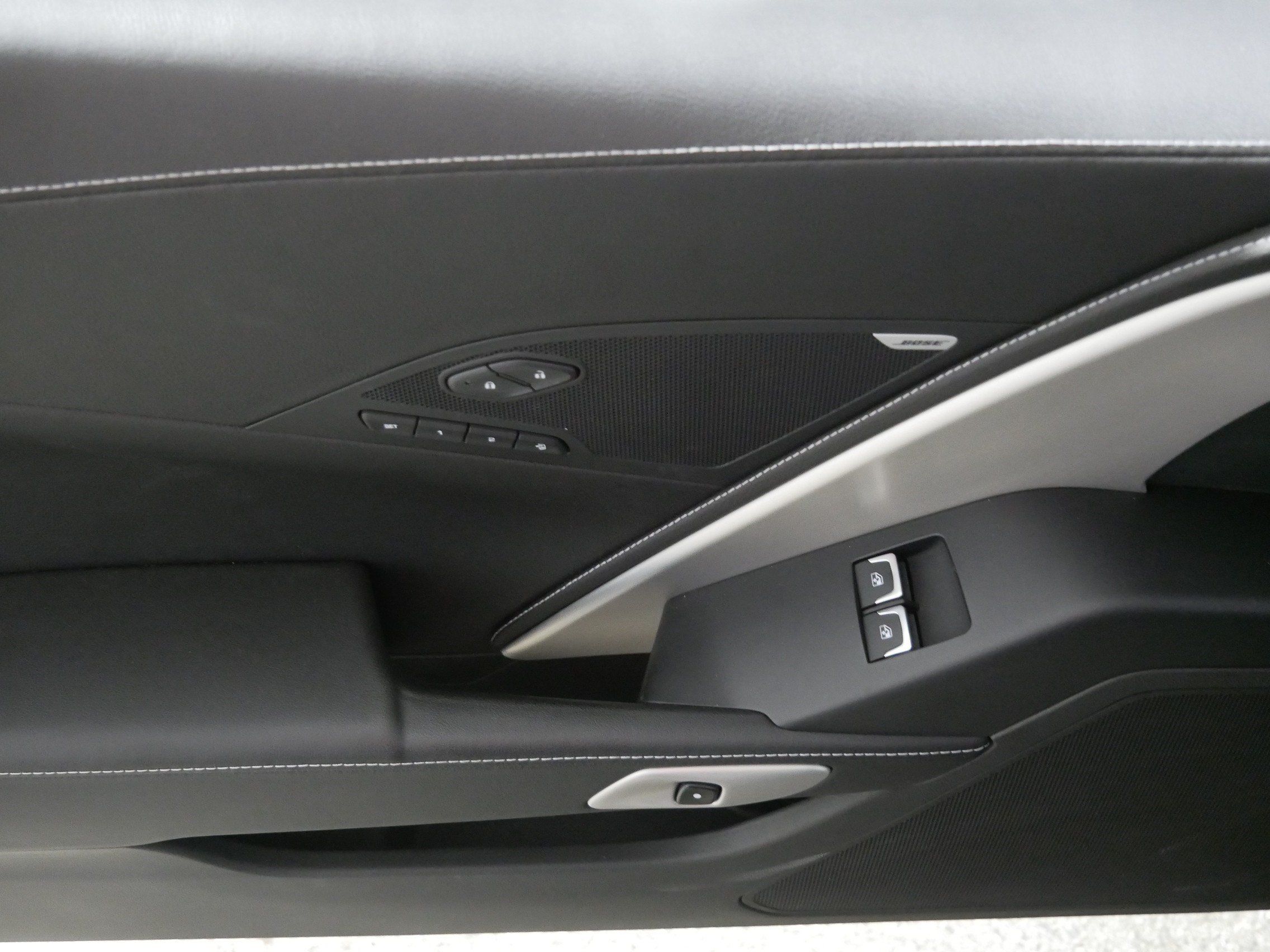 Used 2019 Chevrolet Corvette Stingray Coupe RWD image 19
