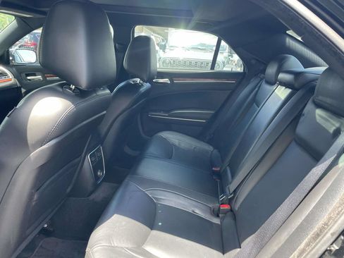 Used 2013 Chrysler 300 w/ Driver Convenience Group RWD image 21