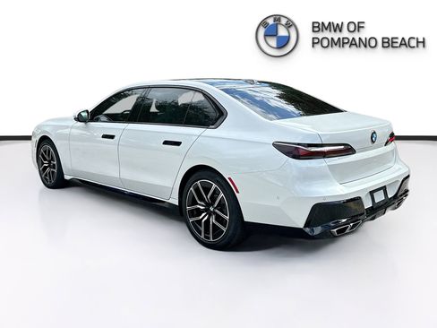 Used 2023 BMW 760i xDrive image 5