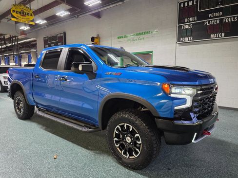 Used 2022 Chevrolet Silverado 1500 ZR2 w/ Technology Package image 4