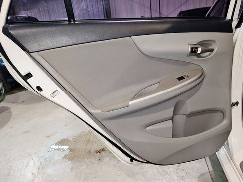 Used 2012 Toyota Corolla LE image 16