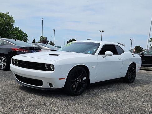 Used 2017 Dodge Challenger R/T w/ Blacktop Package RWD image 3