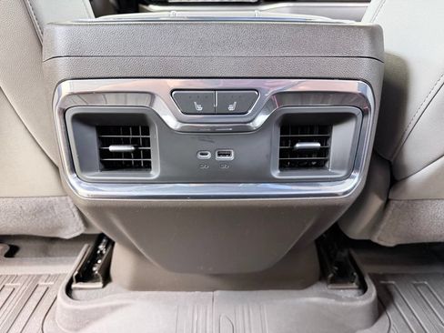 Used 2022 GMC Sierra 1500 SLT w/ SLT Premium Plus Package AWD/4WD image 25