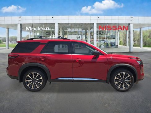 New 2026 Nissan Pathfinder Platinum AWD/4WD image 6