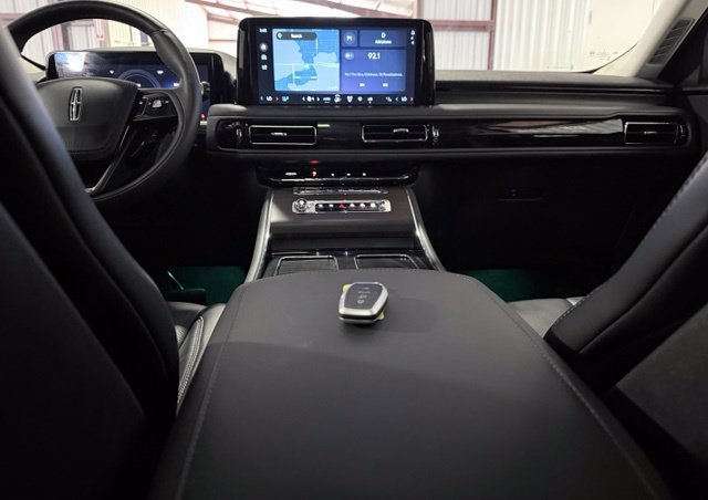 Used 2025 Lincoln Aviator Reserve w/ Illumination Package RWD image 33