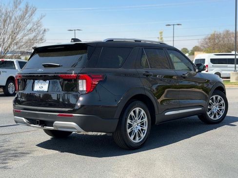 New 2026 Ford Explorer Platinum image 6
