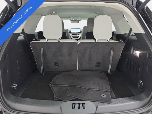 Used 2026 Ford Explorer Active w/ Active Comfort Package AWD/4WD image 33