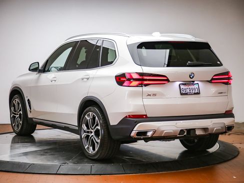 Used 2026 BMW X5 sDrive40i w/ Premium Package RWD image 9