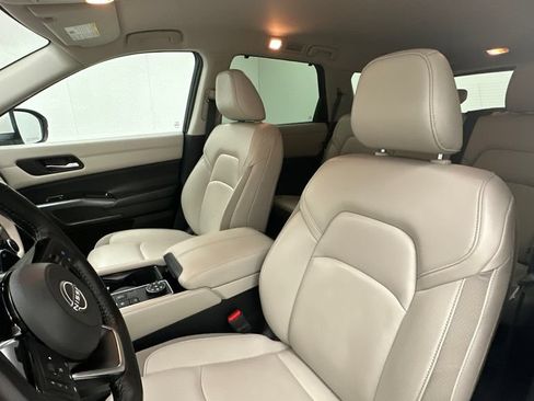 Used 2023 Nissan Pathfinder SL AWD/4WD image 9