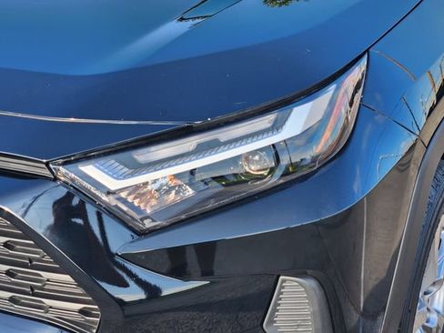 Used 2025 Toyota RAV4 LE AWD/4WD image 9