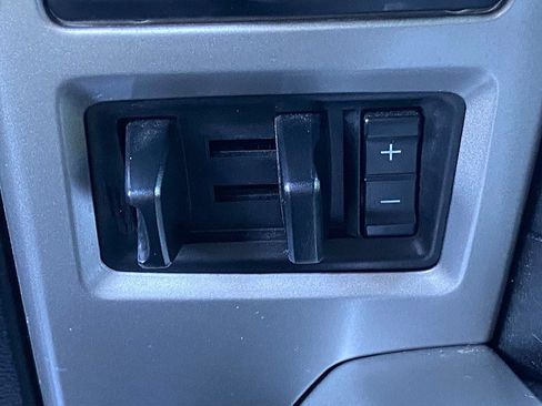 Used 2016 Ford F150 Lariat w/ Equipment Group 502A Luxury AWD/4WD image 58