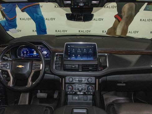 Used 2023 Chevrolet Tahoe High Country image 3