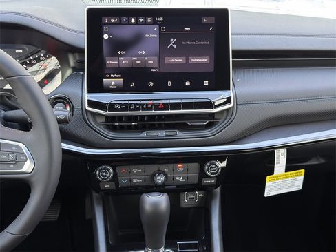 New 2026 Jeep Compass Latitude image 13