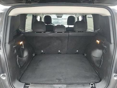 Used 2017 Jeep Renegade Latitude image 17